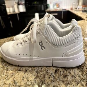 Like new On Cloud Advantage runners. All white. 6.5